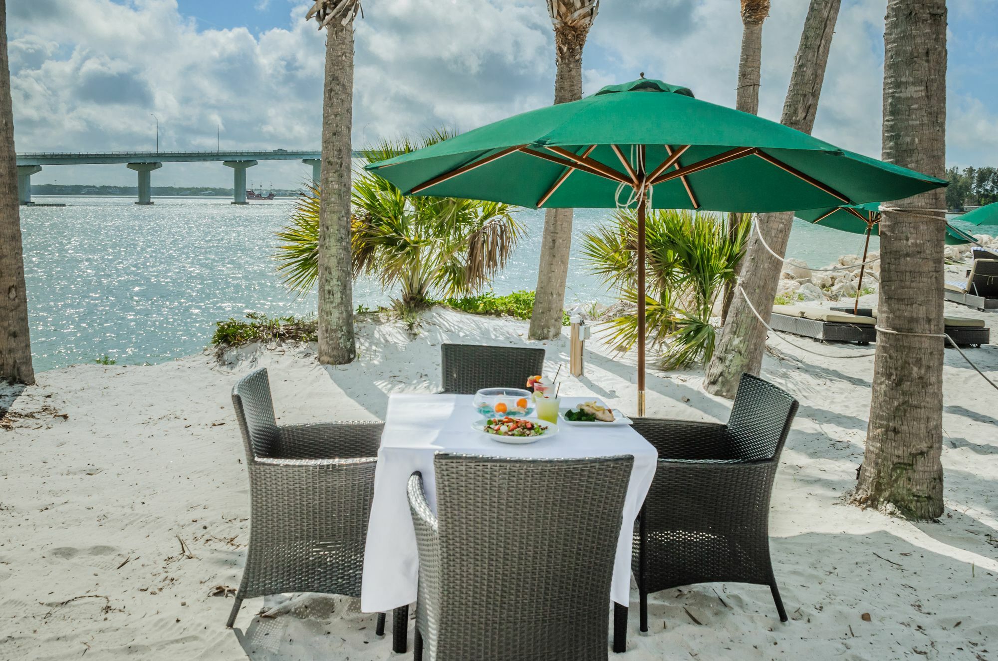 Dreamview Beachfront Hotel & Resort Clearwater Beach Exterior foto